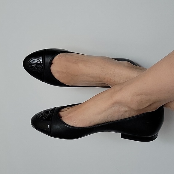 NEW!! Michael Kors ballet flats - Picture 8 of 8